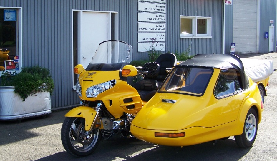 goldwing-with-daytona-for-ken-johannson-www1